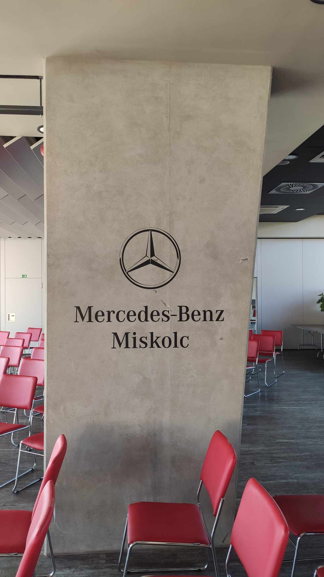 Mercedes-Benz Miskolc logó falmatrica